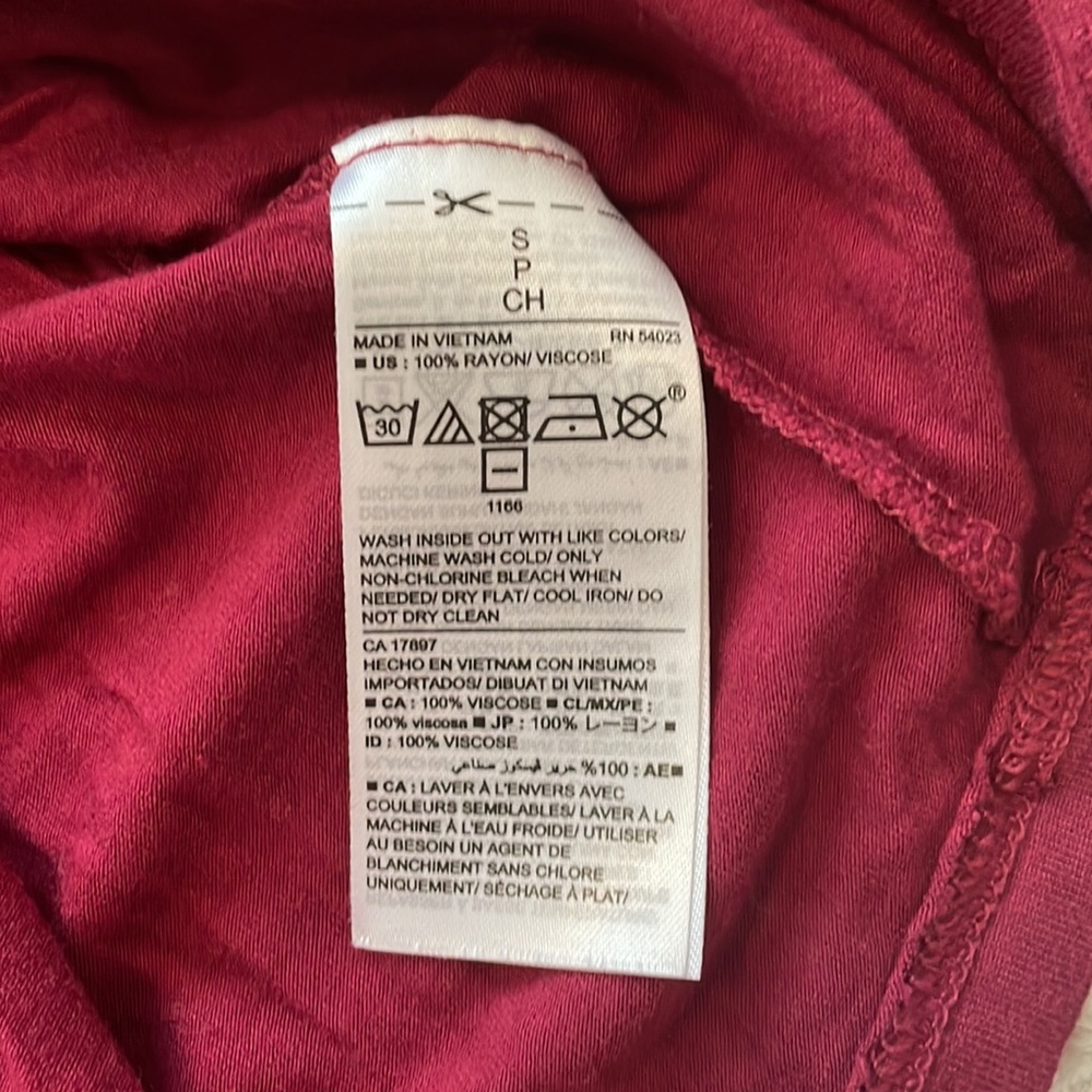 🎉 Old Navy red long sleeve peplum blouse top - Picture 6 of 8